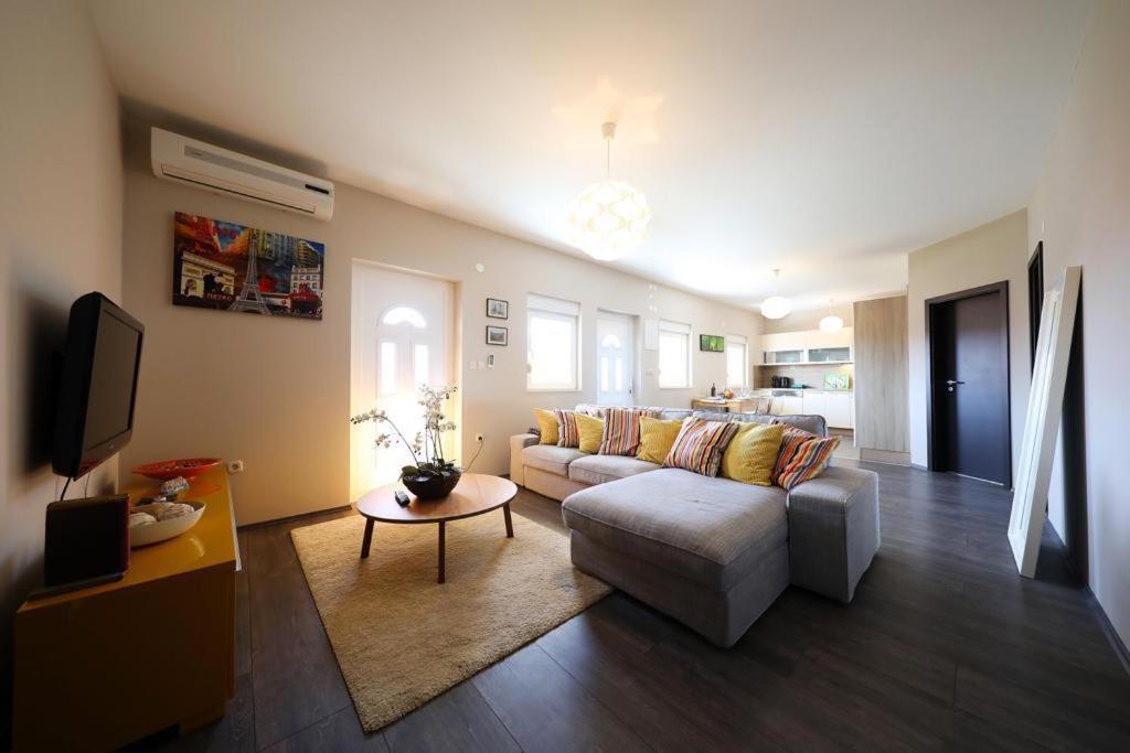 Luxury Apartment Rougemarin Pakoštane Εξωτερικό φωτογραφία