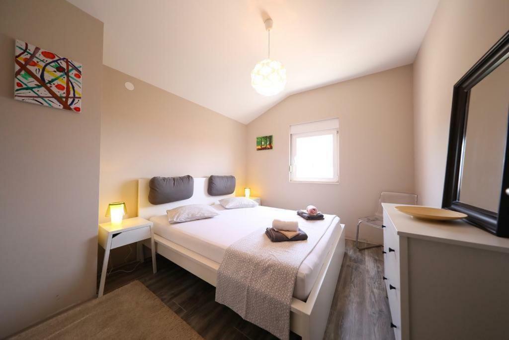 Luxury Apartment Rougemarin Pakoštane Εξωτερικό φωτογραφία